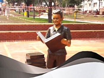 YAŞAYAN PARK HEYKELLERİ